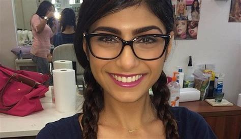 <strong>Mia Khalifa</strong> takes it all the way to the base in her tight, juicy cunt. . Mia khalifa anal